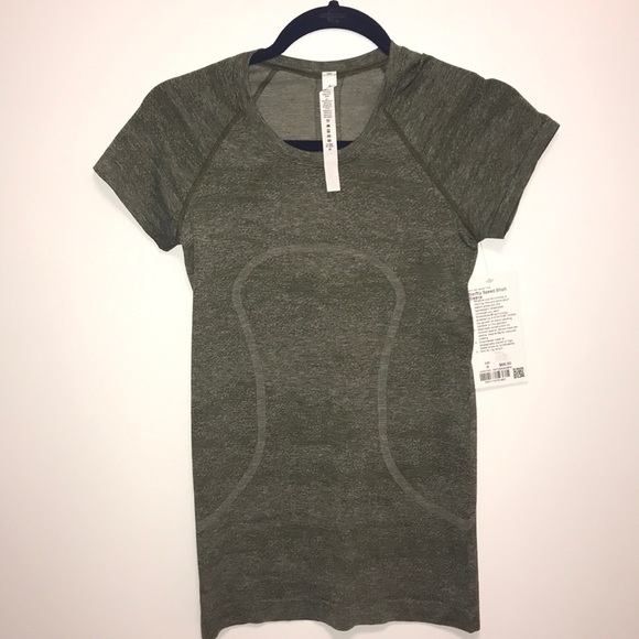 lululemon athletica Tops - Swiftly Speed Short Sleeve